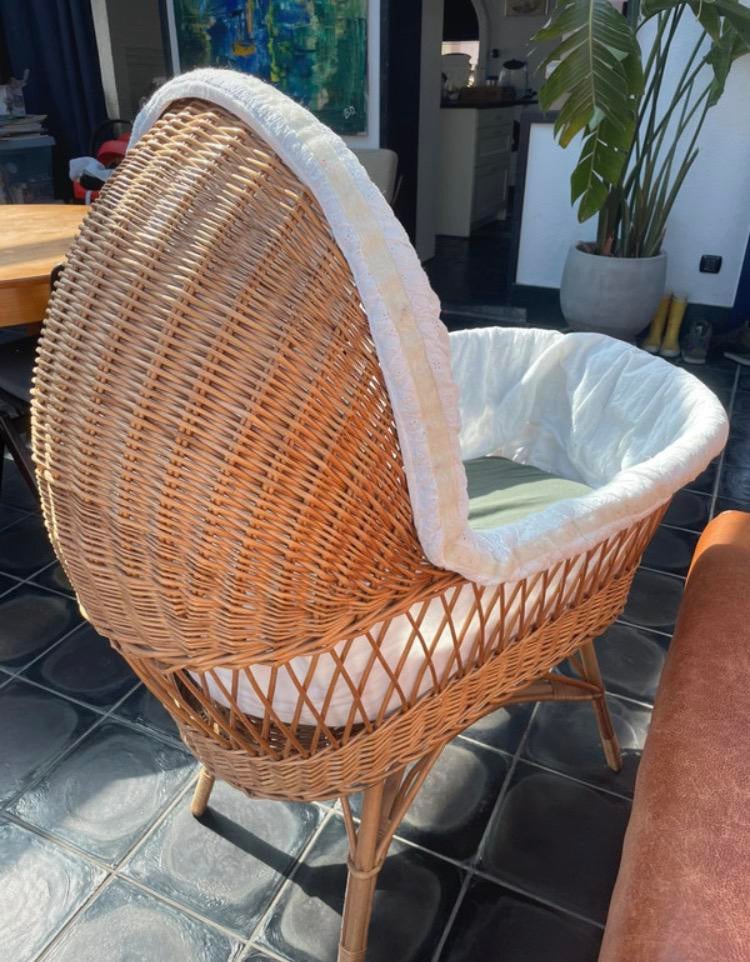 Prachtige rotan wieg met matras, Kinderen en Baby's, Ophalen, Wieg