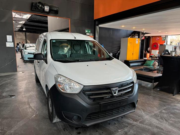 DACIA DOKKER, Autos, Dacia, Entreprise, Achat, Dokker, Ordinateur de bord, Peinture métallisée, Radio, USB, Essence, Euro 6, Autre carrosserie