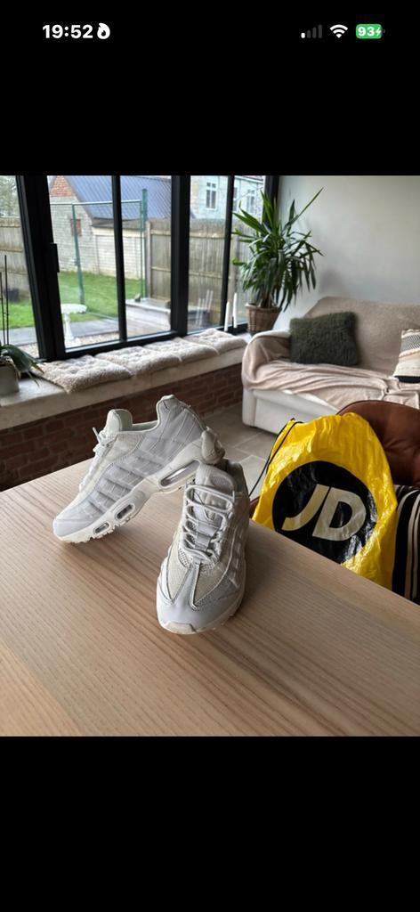 Air Max 95 wit, Sport en Fitness, Basketbal, Zo goed als nieuw, Ophalen of Verzenden