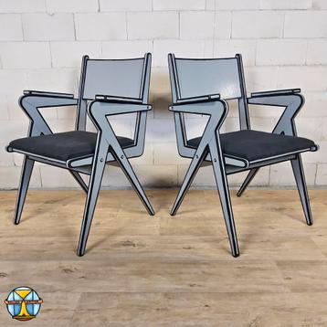 Vintage houten unieke cartoon stijl stoelen Lavčević Kroatië beschikbaar voor biedingen