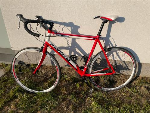 Koersfiets + toebehoren, Sport en Fitness, Wielrennen, Zo goed als nieuw, Overige typen, Ophalen