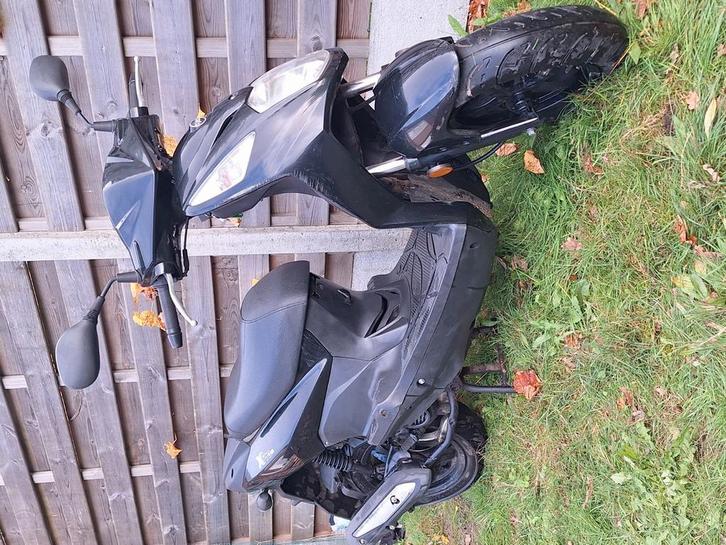 X pro 50cc B klasse 4takt euro 4 papieren en sleutel rijdtop, Fietsen en Brommers, Scooters | SYM, Zo goed als nieuw, Fiddle, Benzine