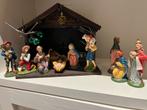 Oude houten kerststal met 13 figuren, Diversen, Kerst, Ophalen, Zo goed als nieuw
