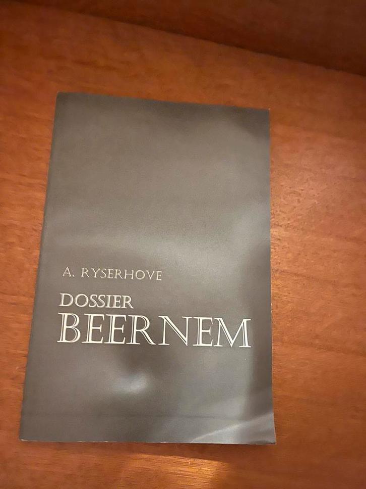 Dossier Beernem, Boeken, Historische romans, Zo goed als nieuw, Ophalen