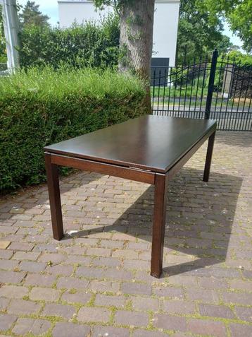 massief houten tafel 8 personen beschikbaar voor biedingen