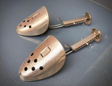 Anciènnes paires de formes à chaussure en acier - Royaumes-u