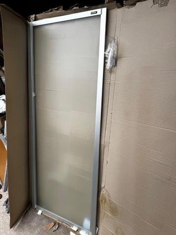 Ducholux vaste douchewand beschikbaar voor biedingen