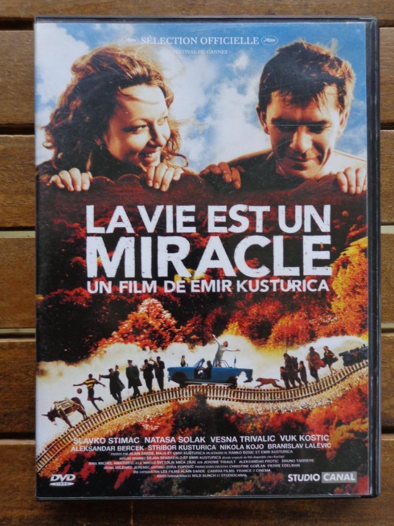 )))  La Vie est un Miracle  //  Emir Kusturica  (((, CD & DVD, DVD | Comédie, Utilisé, Autres genres, Tous les âges, Enlèvement ou Envoi