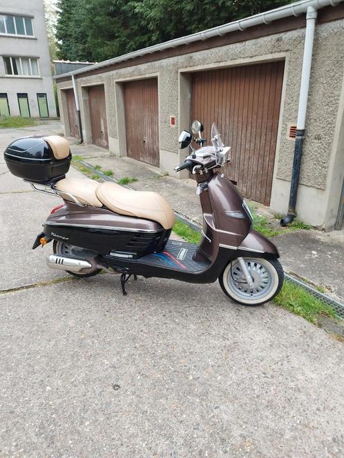 SCOOTER Peugeot Django 125cc, Fietsen en Brommers, Snorfietsen en Snorscooters, Zo goed als nieuw, Peugeot, Ophalen of Verzenden