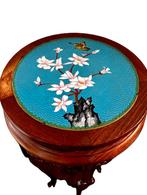 Chinese sokkel met cloisonne plaat., Ophalen of Verzenden