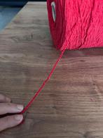 Bobijn rood garen, Ophalen, Nieuw