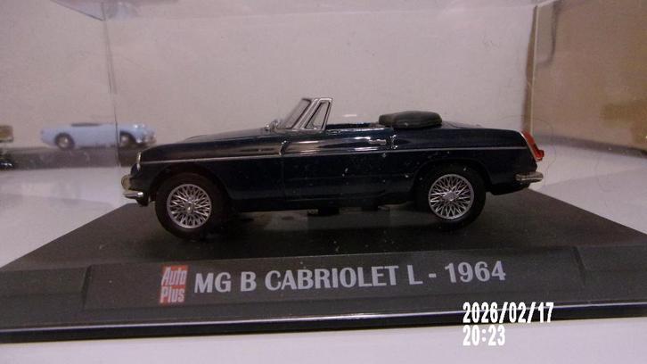 MGB CABRIOLET 64.1/43 IXO/AUTO+ COMME NEUVE en VITRINE, Hobby & Loisirs créatifs, Voitures miniatures | 1:43, Comme neuf, Voiture