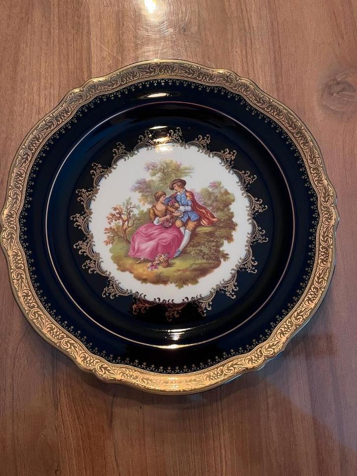 Porselein bord Limoges Castel met 22k goud rand "De Geliefde, Antiek en Kunst, Antiek | Schalen, Ophalen