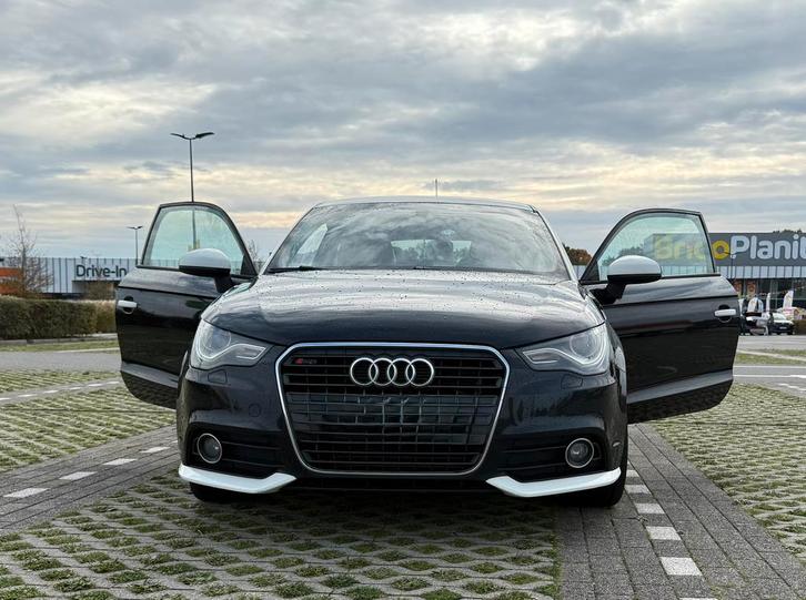 Audi A1 **Limited Edition* * Zwart-wit genummerd 11/25, Auto's, Audi, Particulier, A1, Bluetooth, Automaat, Zwart, Zwart, Leder