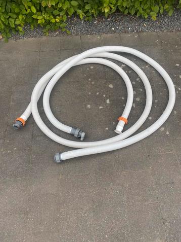 2 slangen intex 38mm beschikbaar voor biedingen