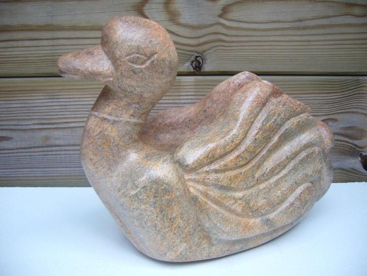 BEELD uit STEEN - - - "JONGE ZWAAN".. Handgemaakt uniek werk, Antiek en Kunst, Kunst | Beelden en Houtsnijwerken, Ophalen