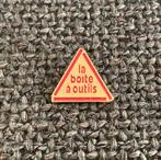 PIN - LA BOITE A OUTILS, Verzenden, Gebruikt, Overige onderwerpen, Speldje of Pin