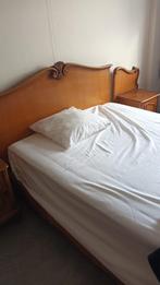 Bed + matras + nachtkastjes, Huis en Inrichting, Slaapkamer | Bedden, Bruin, 140 cm, Zo goed als nieuw, Hout