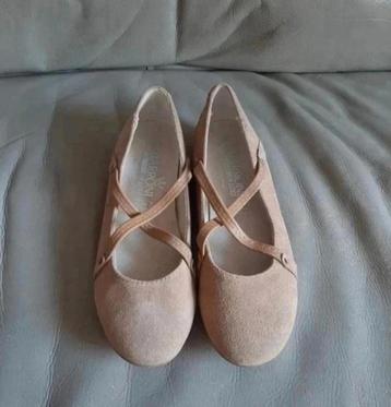 Ballerines beiges beschikbaar voor biedingen