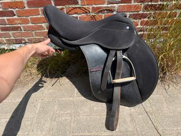 Veelzijdigheidszadel 17” beschikbaar voor biedingen