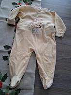 Geel pakje met beer - 80, Kinderen en Baby's, Babykleding | Maat 80, Ophalen of Verzenden, Zo goed als nieuw, ANDERE, Pakje
