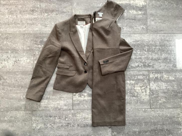 Jurk en blazer H&M 40/42, Kleding | Dames, Jurken, Zo goed als nieuw, Maat 38/40 (M), Bruin, Knielengte, Ophalen of Verzenden