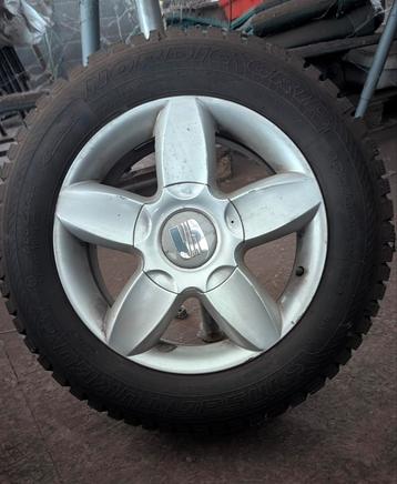 4 winterbanden + aluminium velg beschikbaar voor biedingen
