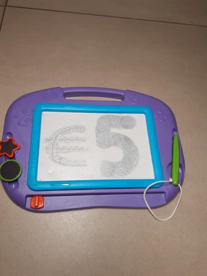 planche à dessin magnétique magique, Enfants & Bébés, Jouets | Éducatifs & Créatifs, Utilisé, Électronique, Enlèvement