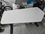 Witte bureau met zwarte poten Ikea, Ophalen, Zo goed als nieuw, Bureau