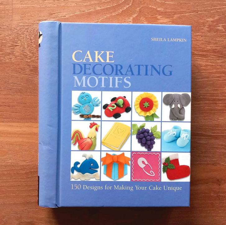 BOEK Cake Decorating Motifs, Livres, Livres de cuisine, Utilisé, Gâteau, Tarte, Pâtisserie et Desserts, Enlèvement ou Envoi