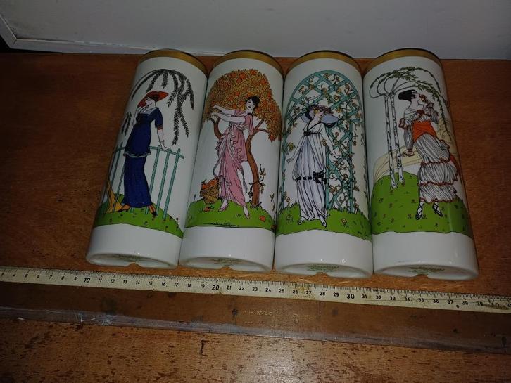 4 decoratieve porseleinen voorwerpen 1920 (de 4 seizoenen), Antiek en Kunst, Antiek | Vazen, Ophalen of Verzenden