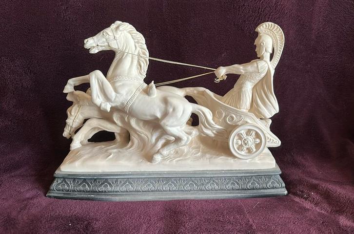 PRIJSVERLAGING Beeld romeinse strijdwagen, vintage, klassiek, Antiek en Kunst, Kunst | Beelden en Houtsnijwerken, Ophalen