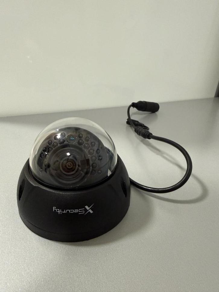 Basis IP-netwerk bewakingscamera X-Security - 2MP, Audio, Tv en Foto, Videobewaking, Gebruikt, Buitencamera, Ophalen of Verzenden