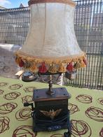 retro telefoon met lampkap uit dierenhuid, Ophalen
