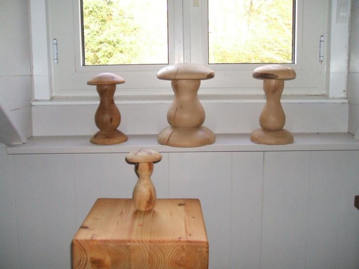 houtdraaiwerk, Huis en Inrichting, Woonaccessoires | Kandelaars en Kaarsen, Zo goed als nieuw, Kandelaar, Minder dan 25 cm, Hout