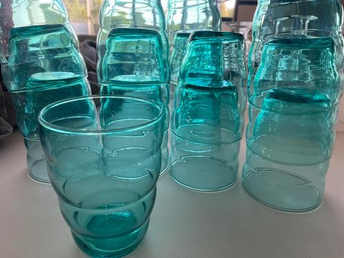 15 turquoise glazen Ikea - niet meer verkrijgbaar, Verzamelen, Glas en Drinkglazen, Zo goed als nieuw, Ophalen