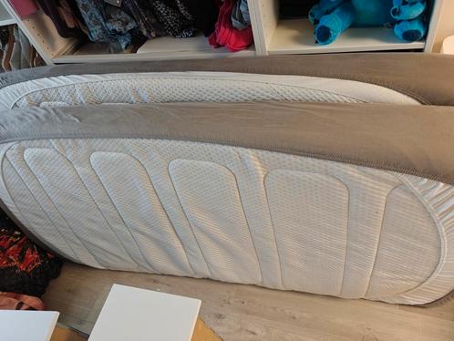 Matras, Huis en Inrichting, Slaapkamer | Matrassen en Bedbodems, Zo goed als nieuw, Matras, 90 cm, Ophalen