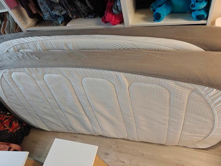 Matras, Huis en Inrichting, Slaapkamer | Matrassen en Bedbodems, Zo goed als nieuw, Matras, 90 cm, Ophalen