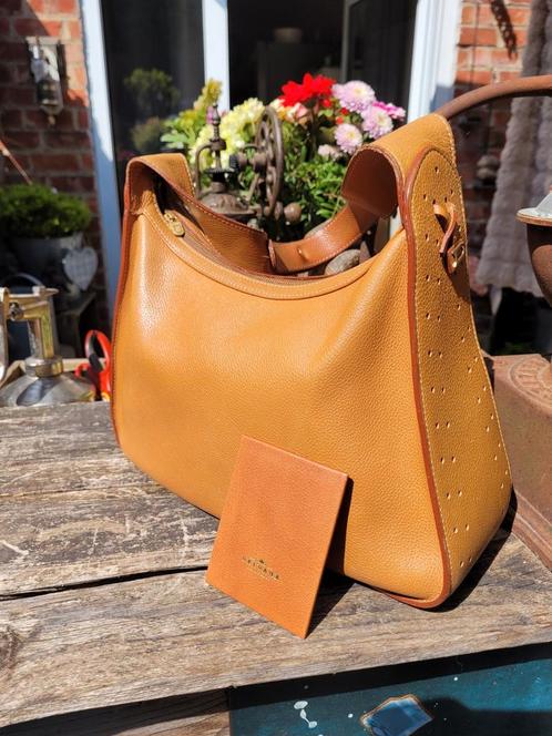 Delvaux tas - camelkleur, Handtassen en Accessoires, Tassen | Damestassen, Zo goed als nieuw, Ophalen