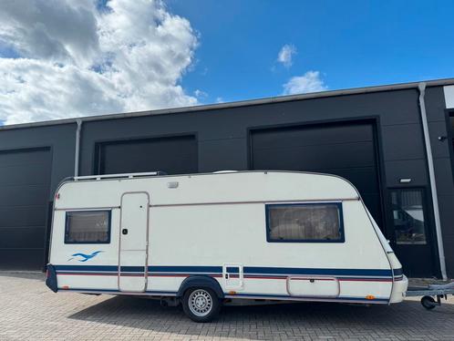 Grote 6 persoons Wilk 540 stapelbed, Caravans en Kamperen, Caravans, Bedrijf, tot en met 6, 1250 - 1500 kg, Rondzit, Wilk, Dwarsbed
