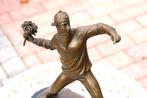 le lanceur de fleurs en bronze signé, BANKSY, Enlèvement ou Envoi, Bronze