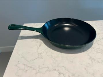 Poêle AGA vert foncé, 26 cm à l'état neuf, Enlèvement ou Envoi, Comme neuf, Poêle à frire ou Sauteuse, Plaque céramique