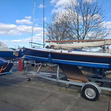 Zeilboot valk inclusief. Trailer en buitenboord motor., 6 mètres ou plus, Enlèvement, Utilisé, Moteur hors-bord