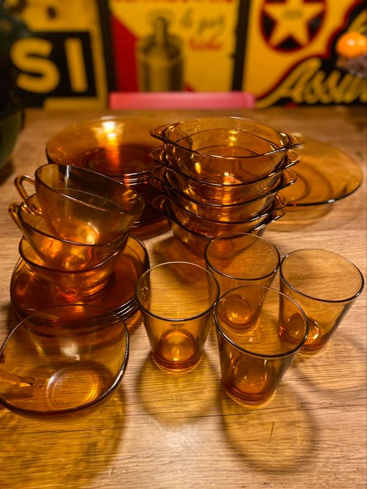 Vaisselle séparée en verre Arcopal de couleur ocre typique, Antiquités & Art, Antiquités | Verre & Cristal, Enlèvement ou Envoi