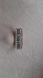 Mooi Ring - Nieuw , 72 steentjes tussen met tekentje maat 21, Handtassen en Accessoires, Ringen, Met kristal, Overige materialen