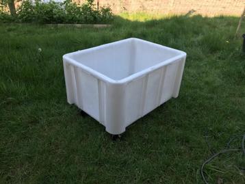Waterdichte bak voor vloeistoffen/bloembak beschikbaar voor biedingen