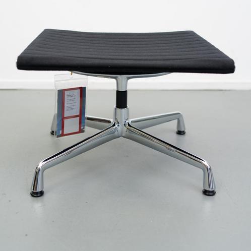 1x Vitra Eames EA 125 Hocker Zwart Hopsak - Chroom, Huis en Inrichting, Zetels | Voetbanken en poefs