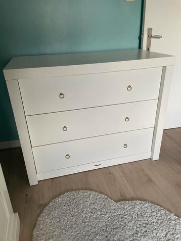 Kidsmill dressoir commode met gouden knoppen beschikbaar voor biedingen