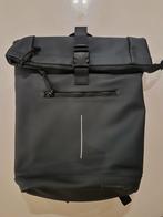 New Rebels - Mart New York Salie Zwart 21L Rugzak, Handtassen en Accessoires, Tassen | Reistassen en Weekendtassen, Zwart, Minder dan 40 cm