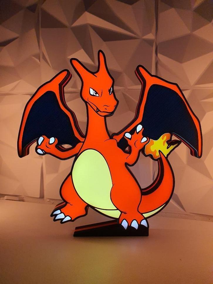 Pokemon Charizard 3d led Display., Verzamelen, Film en Tv, Nieuw, Tv, Actiefiguur of Pop, Ophalen of Verzenden